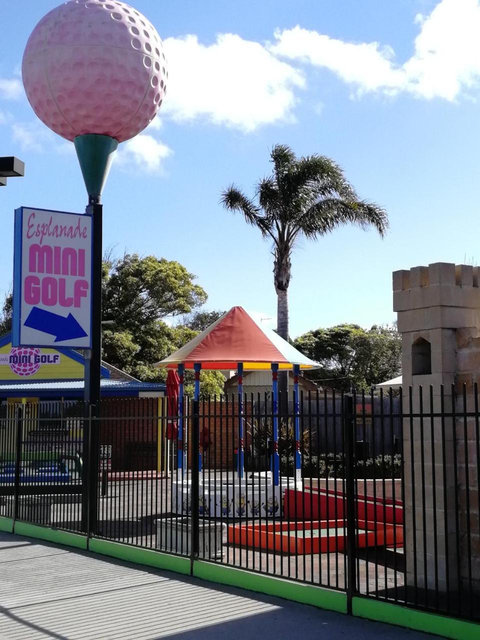 Banjo Paterson Motor Inn Lakes Entrance Exterior photo